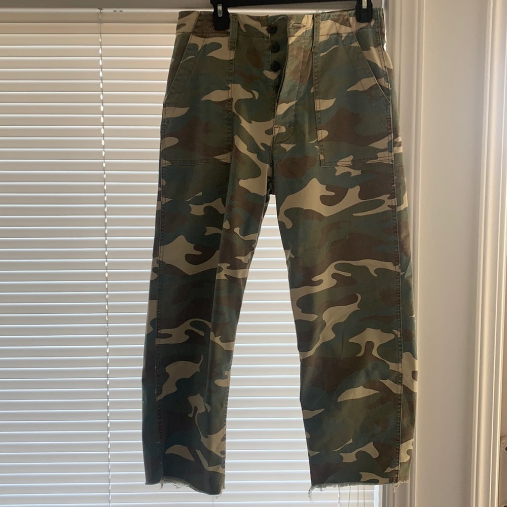 Cropped Mother camo pants